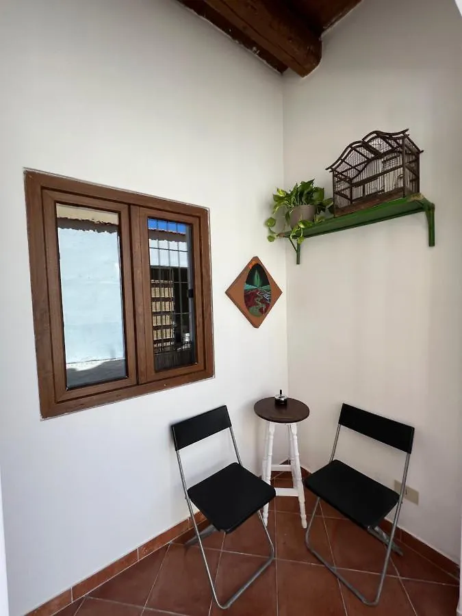 Maison d'hôtes Hotel Vicolo Del Vento Stanza Scirocco à Palerme